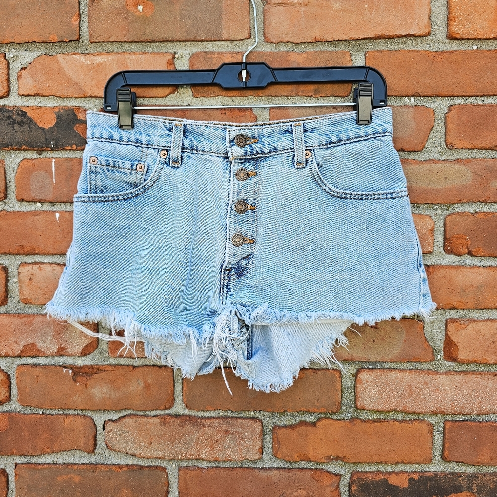 Vintage Levi's High Rise Cheeky Denim Shorts – Size 9 (Juniors)
